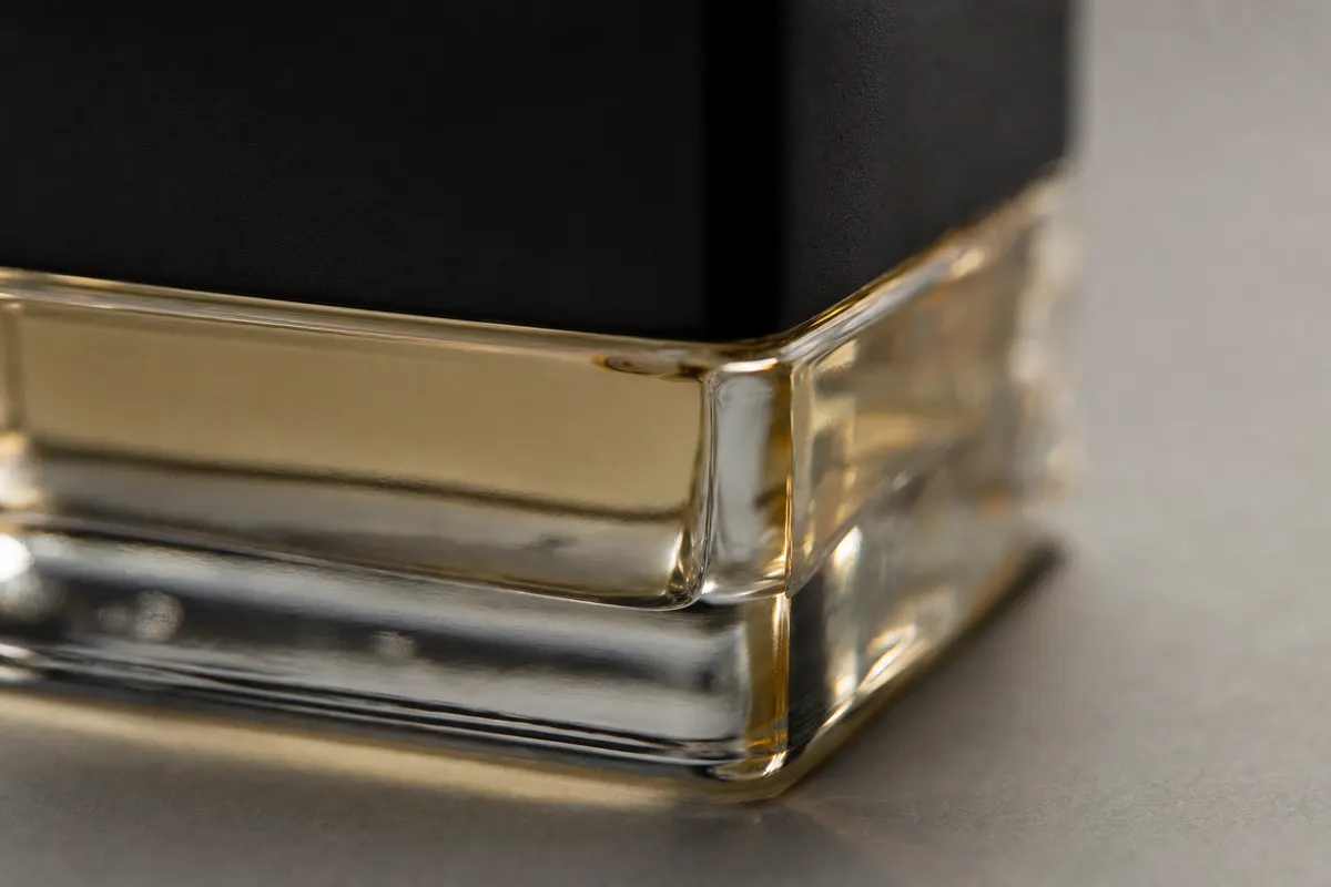 Flacon de parfum, le détail en macro
